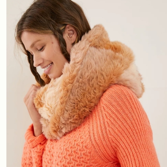 Anthropologie Renata Ombre Faux Fur Cowl Scarf - Picture 3 of 7